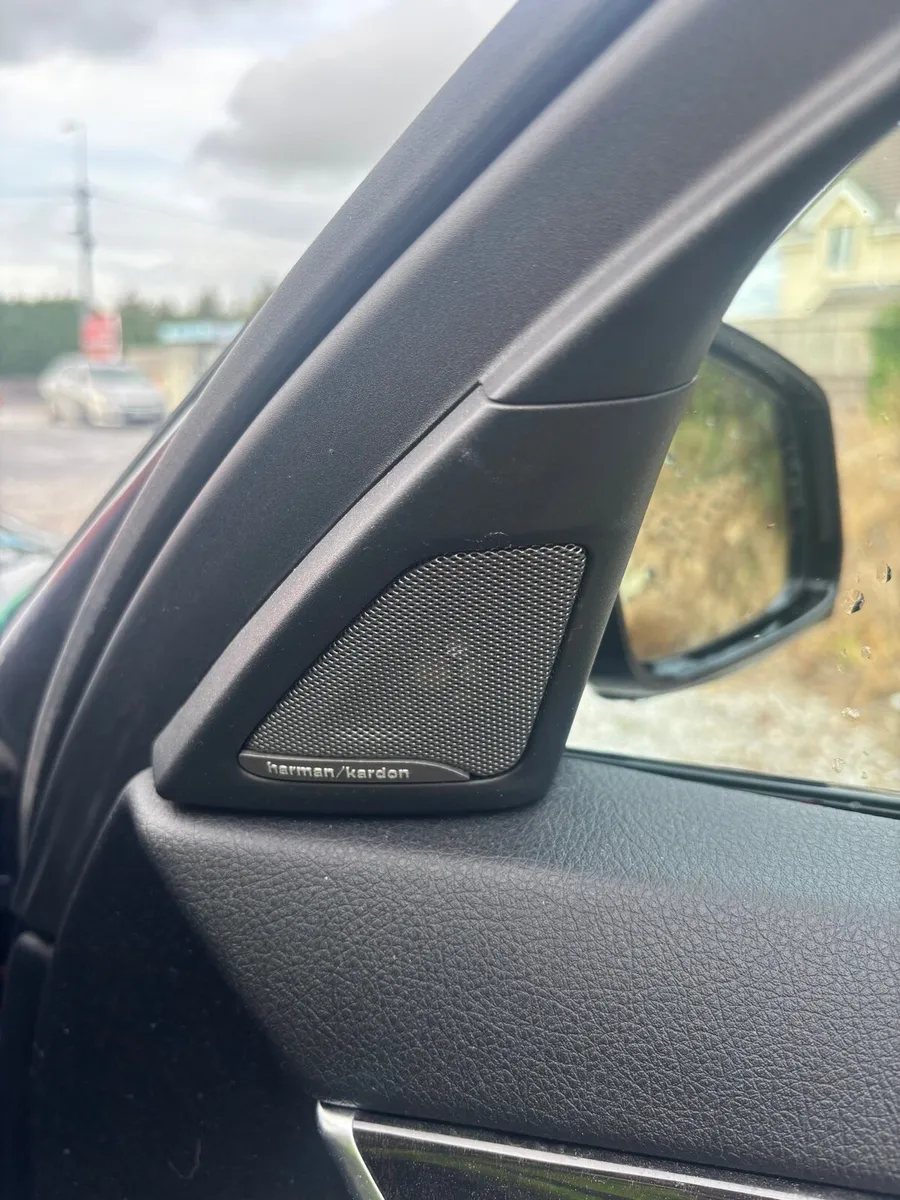 Car - Image 2