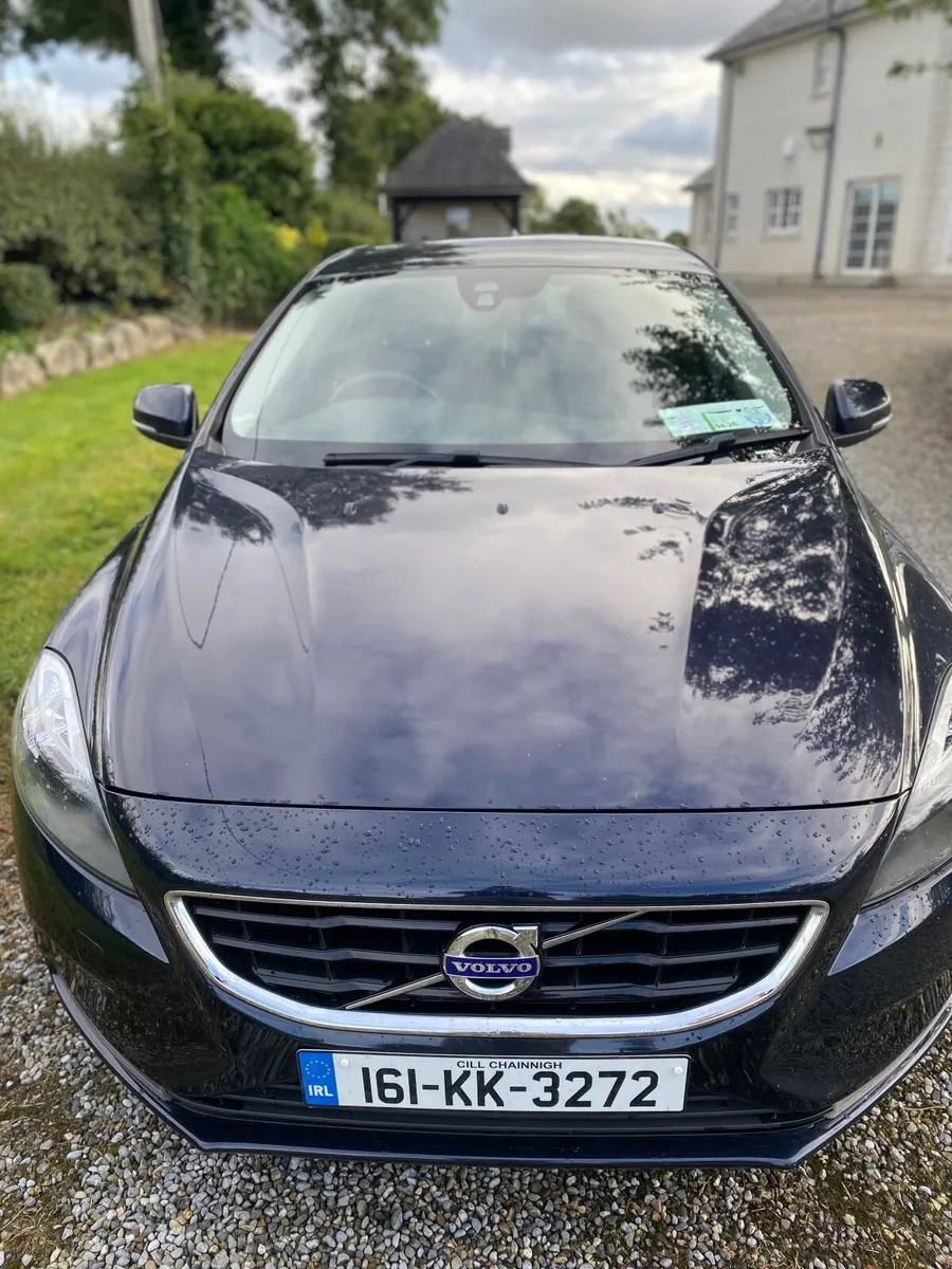 Volvo V40 2016 - Image 2