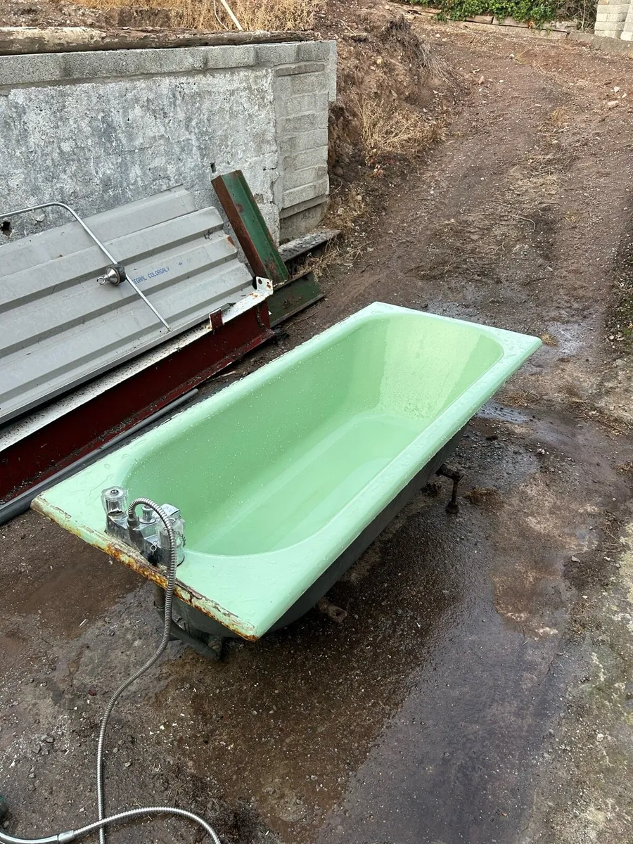 Cast Iron Bathtub - Image 4