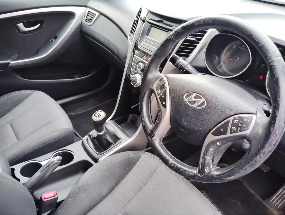 Hyundai i30 - Image 2