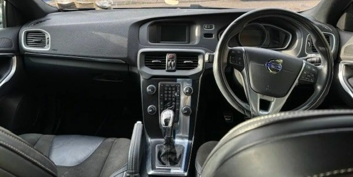 Volvo V40 2014 R-Design Diesel NCT & Tax - Image 3