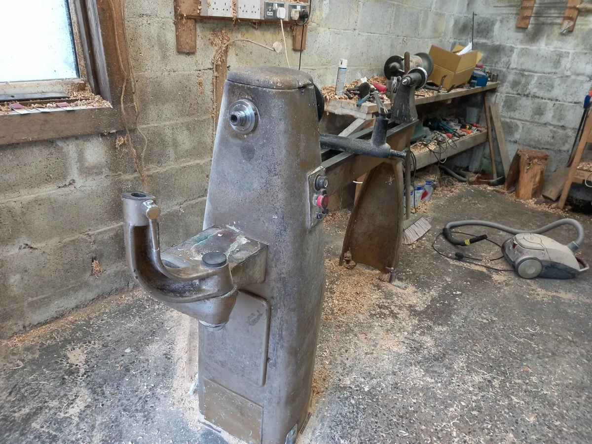 Woodturning lathe - Image 4