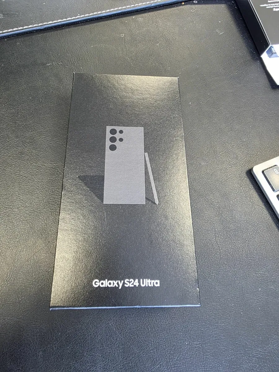 samsung S24 Ultra 256gb unlocked with warranty - Image 4
