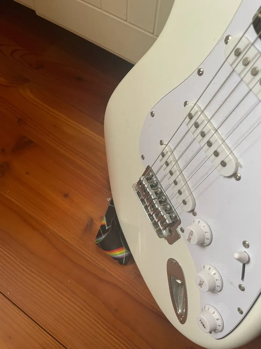 Guitar and Amp - Image 3