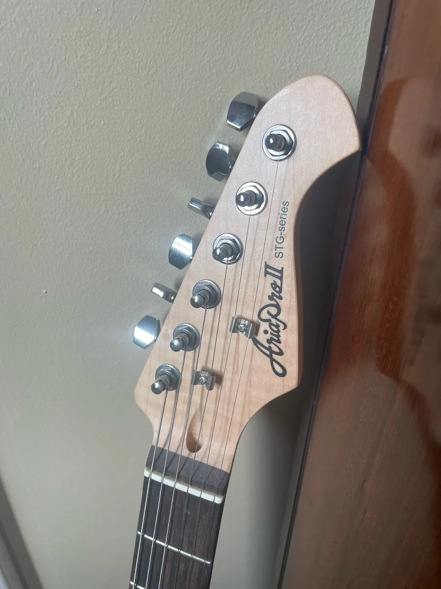 Guitar and Amp - Image 4