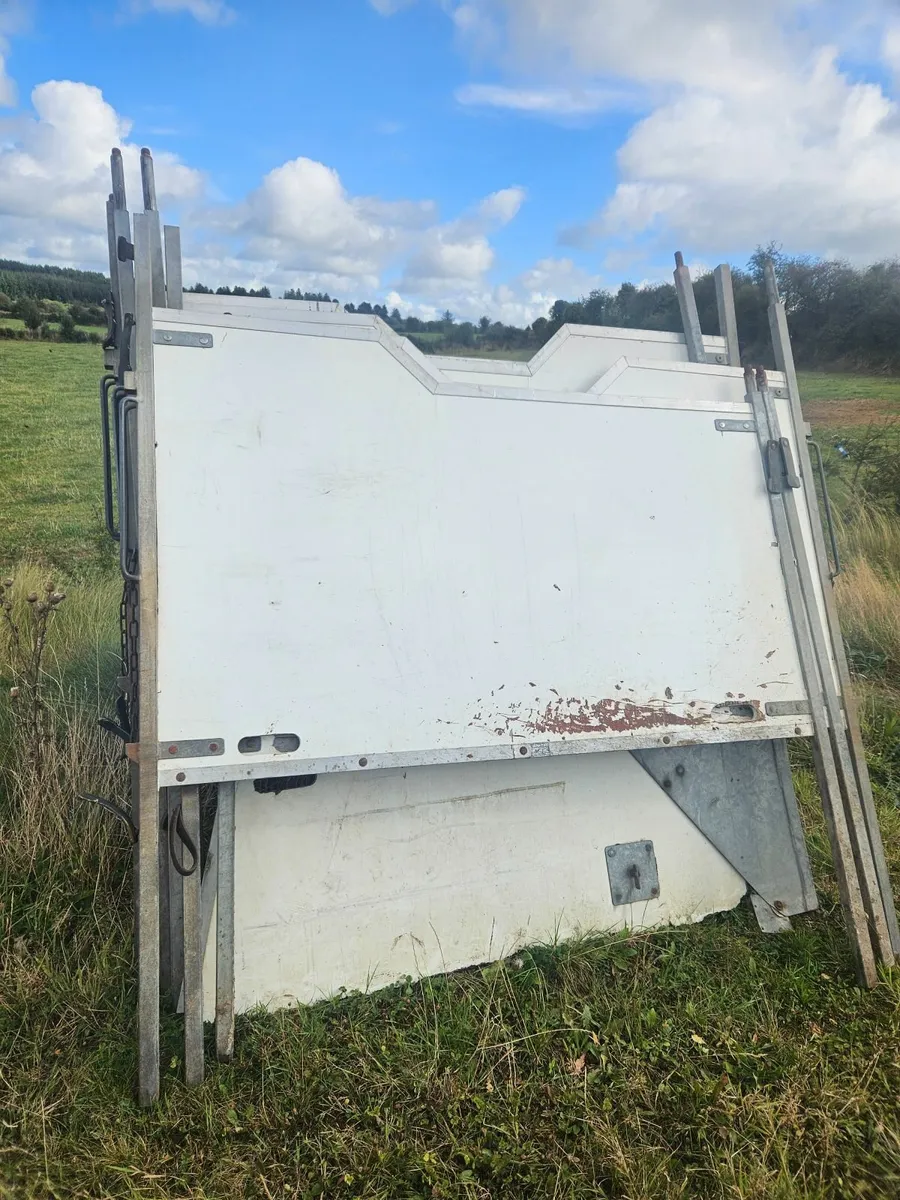 Horse box - Image 2