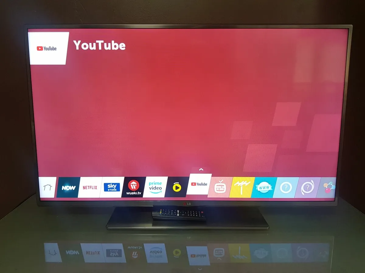 50'' LG 3D LED Smart TV Webos 1080p HD Freeview HD - Image 4