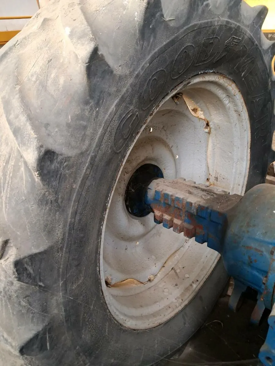 Ford Wheels, ROR  Axles - Image 3