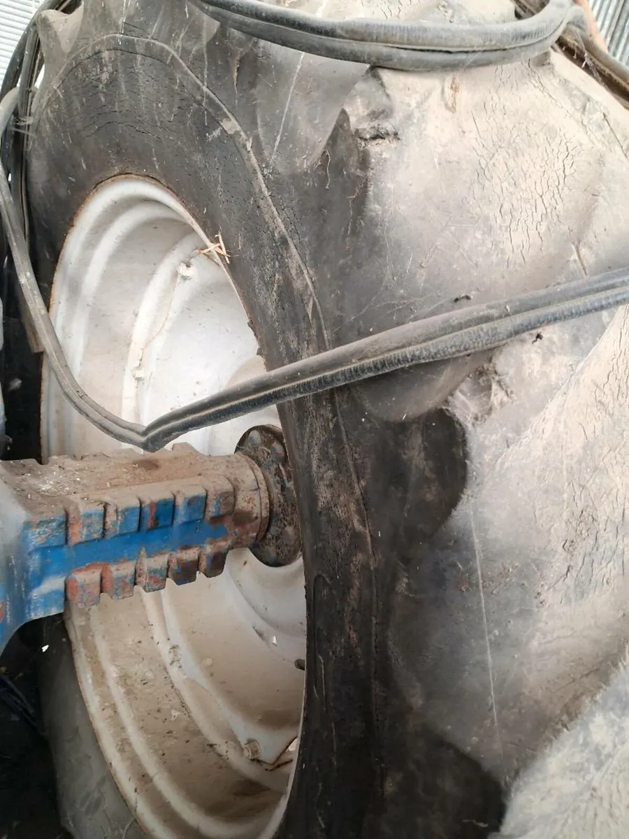 Ford Wheels, ROR  Axles - Image 4