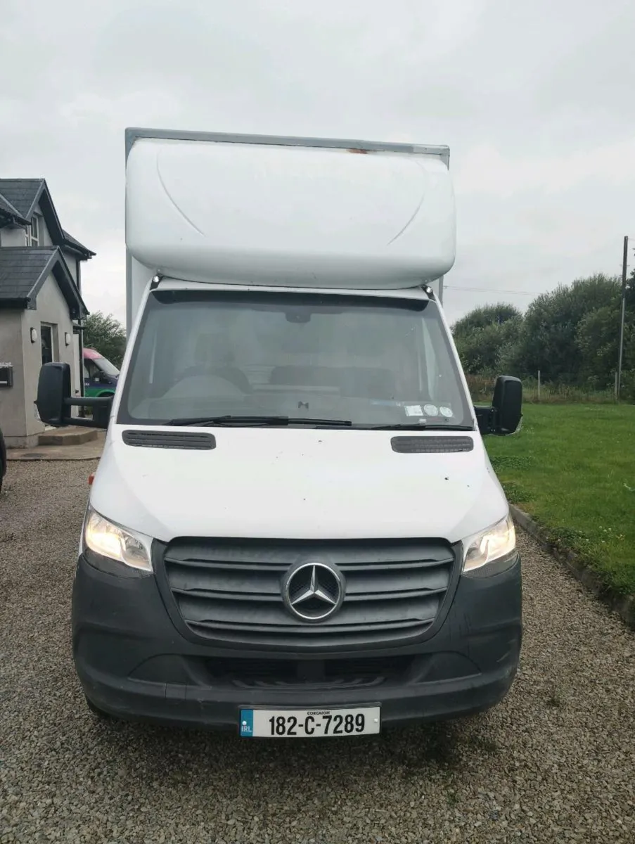 Race van - Image 1