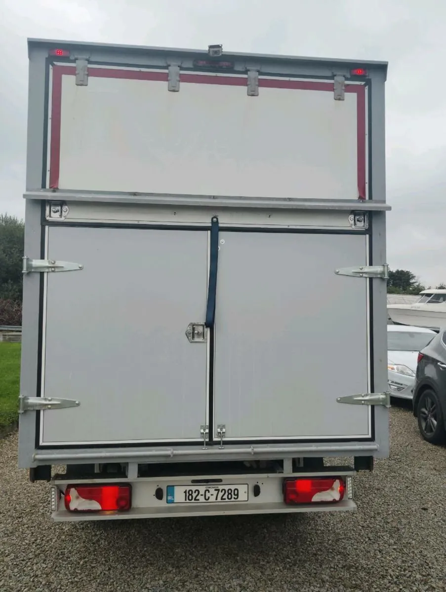 Race van - Image 4