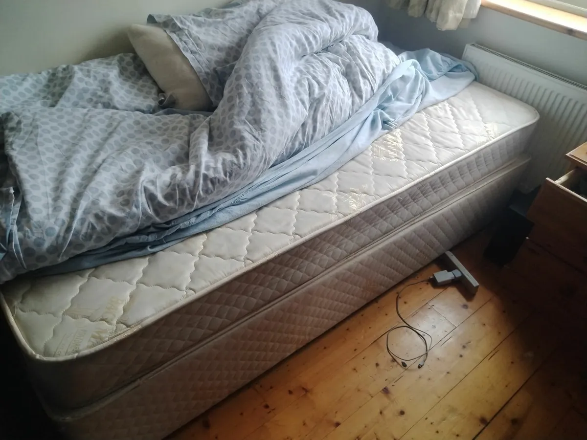 Single Beds - Image 2