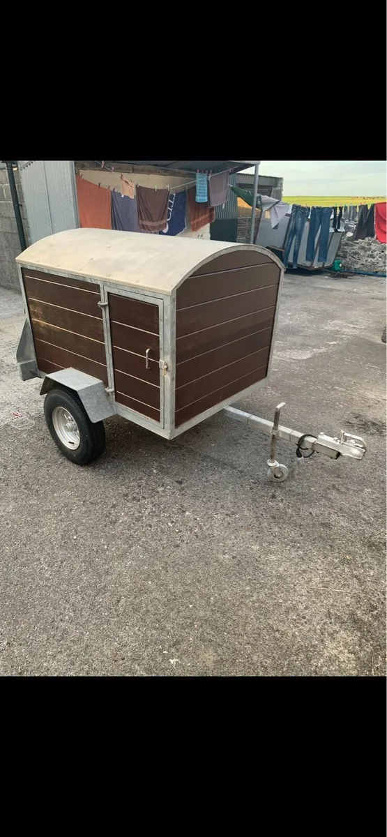 Dog Box - Image 1