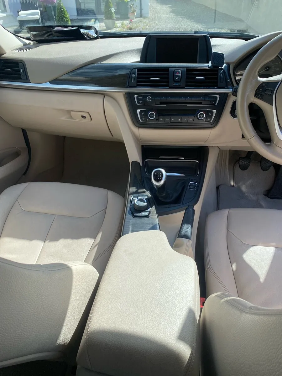 Car - Image 4
