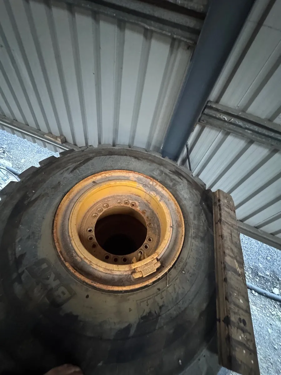 Volvo L110 wheel & tyres , TS115 wheel & tyres - Image 3