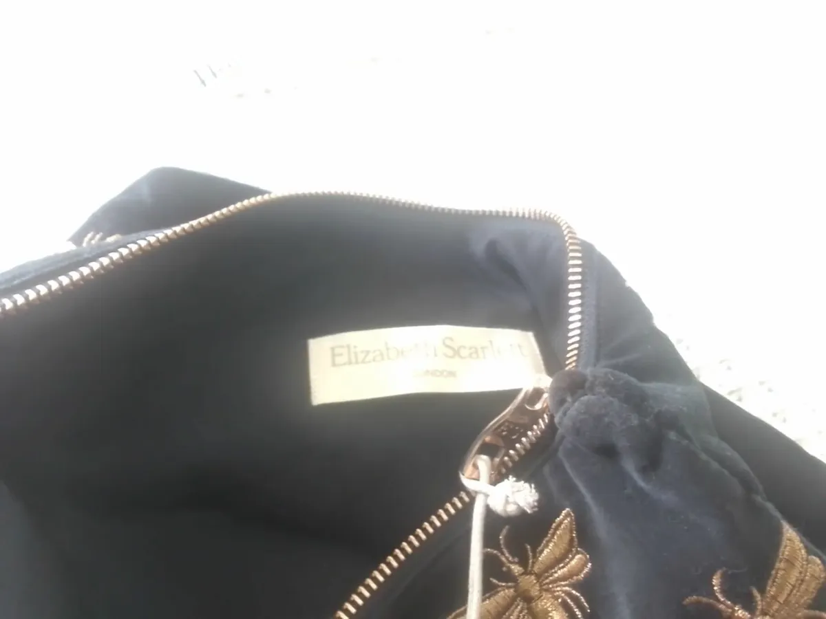 ELIZABETH SCARLETT VELVET BEE EMBROIDERED BAG NEW - Image 3