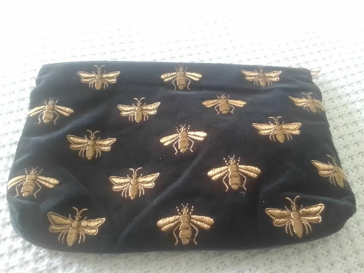 ELIZABETH SCARLETT VELVET BEE EMBROIDERED BAG NEW - Image 1