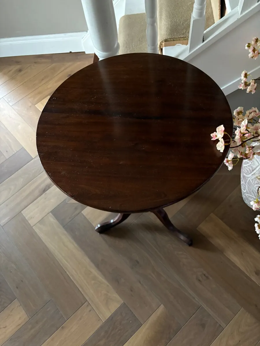 Round side table - Image 1