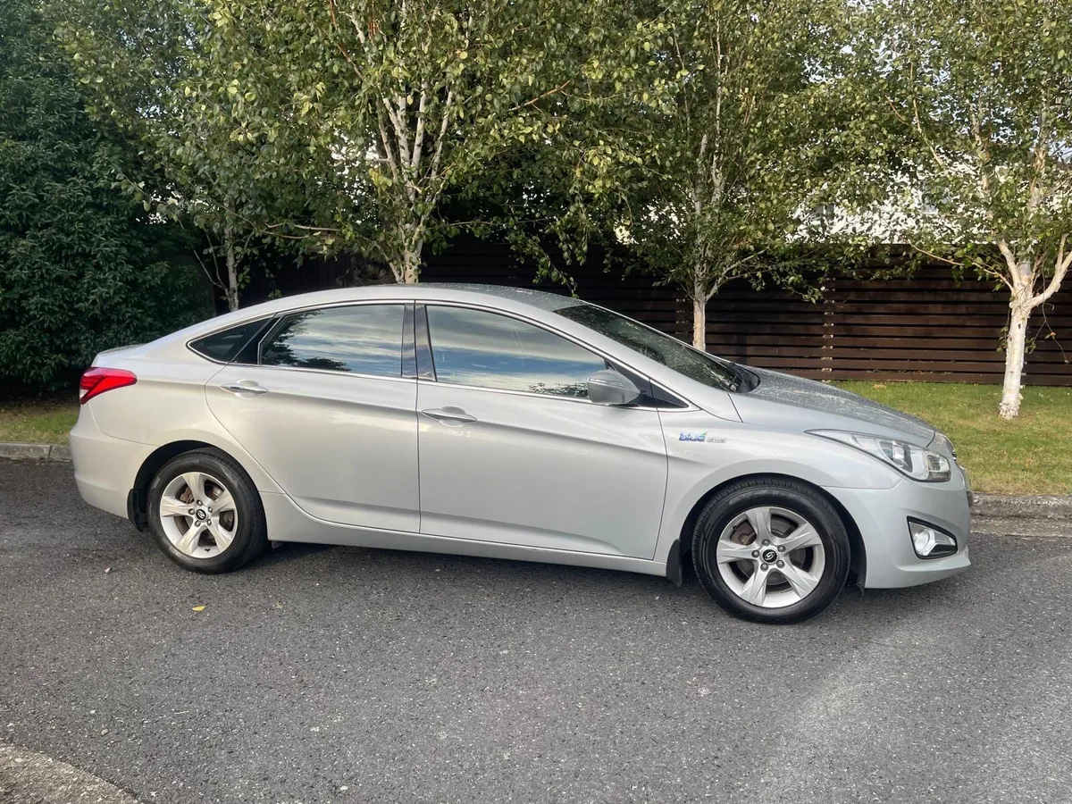 Hyundai i40 not 6/26 low milage only 216000km - Image 1
