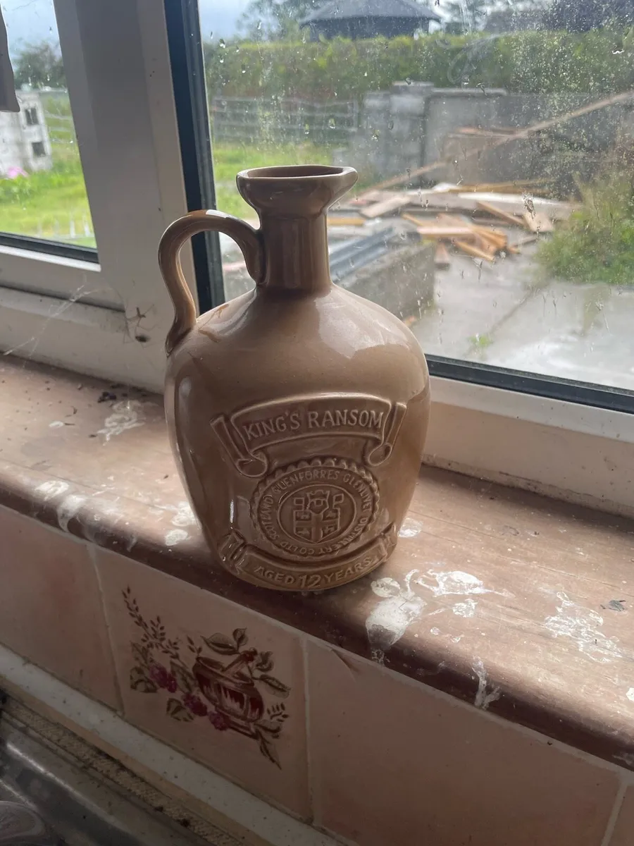 Whiskey jugs - Image 1