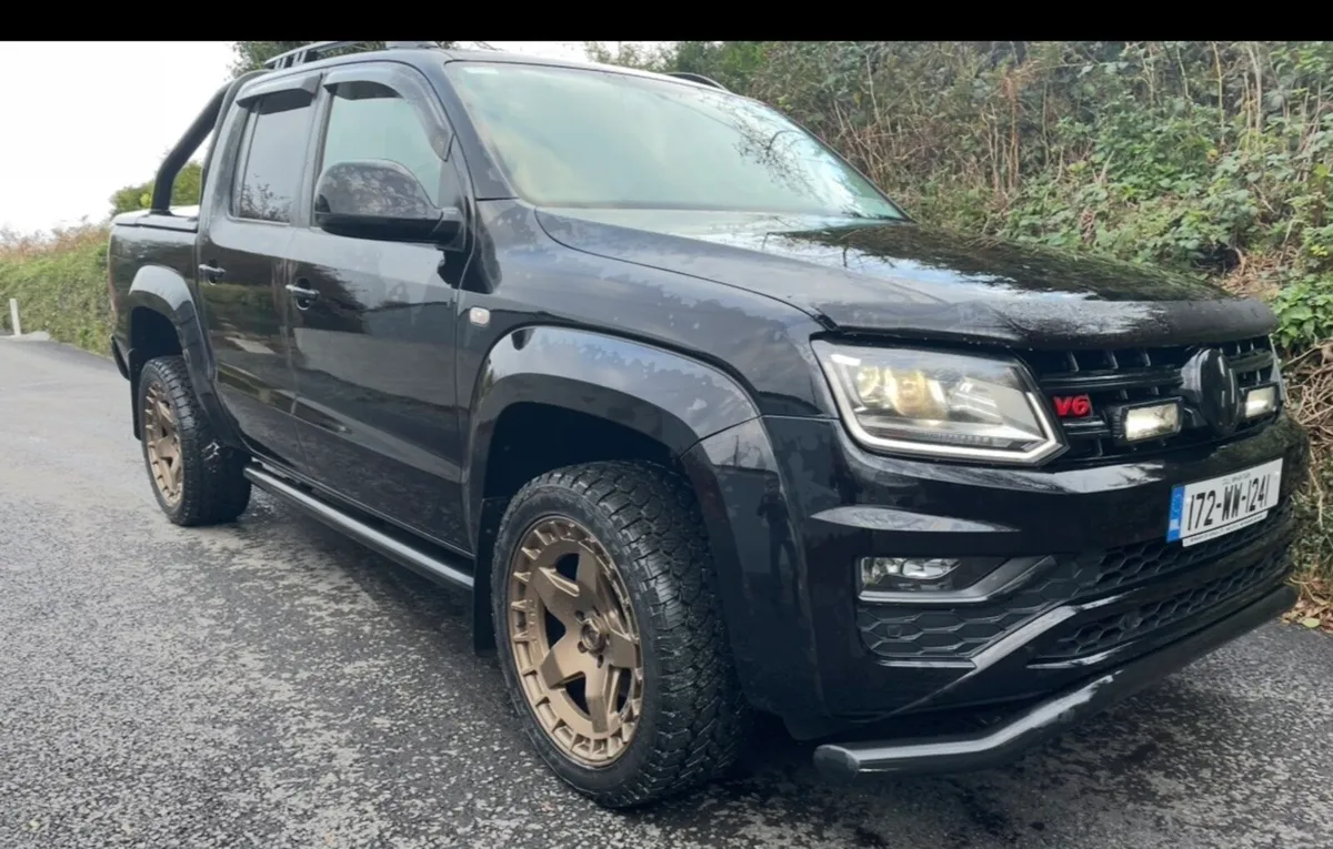 2017 (172) Volkswagen Amarok Highline V6 4MOTION - Image 2