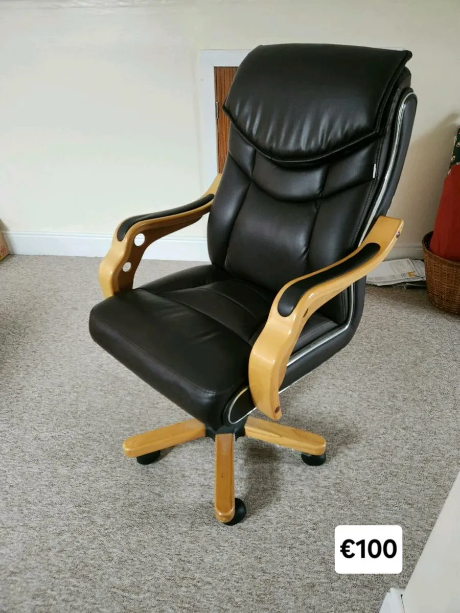 Office chair & Lamps - Image 1