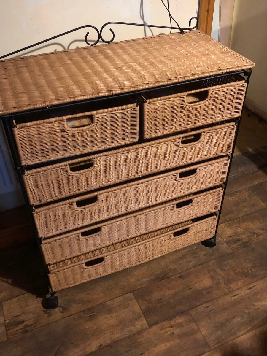 Chest of drawers - Image 1