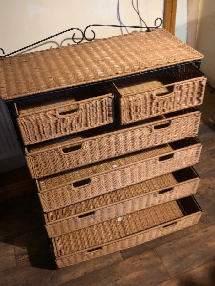 Chest of drawers - Image 2