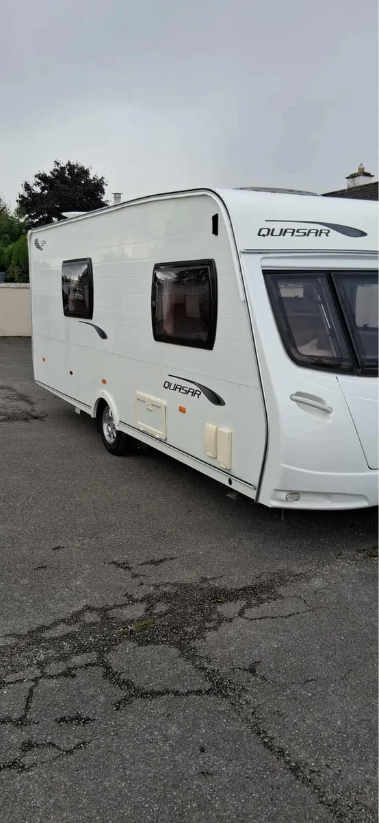 FOR SALE BEAUTIFUL 2012 4 BERTH LUNAR QUASAR. - Image 3
