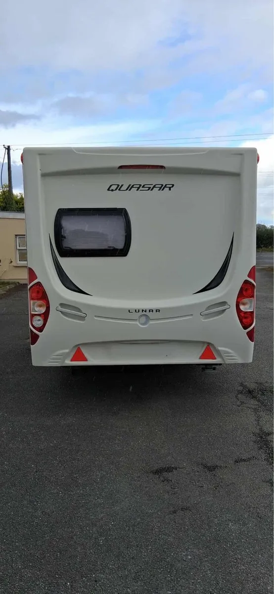 FOR SALE BEAUTIFUL 2012 4 BERTH LUNAR QUASAR. - Image 4