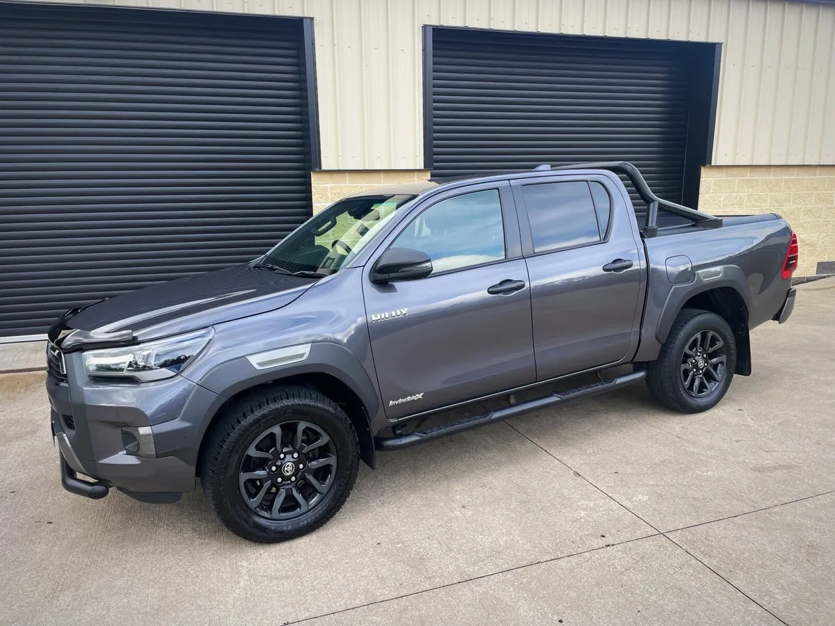 2022 TOYOTA HILUX 2.8 D4D INVINCIBLE X AUTO - Image 1