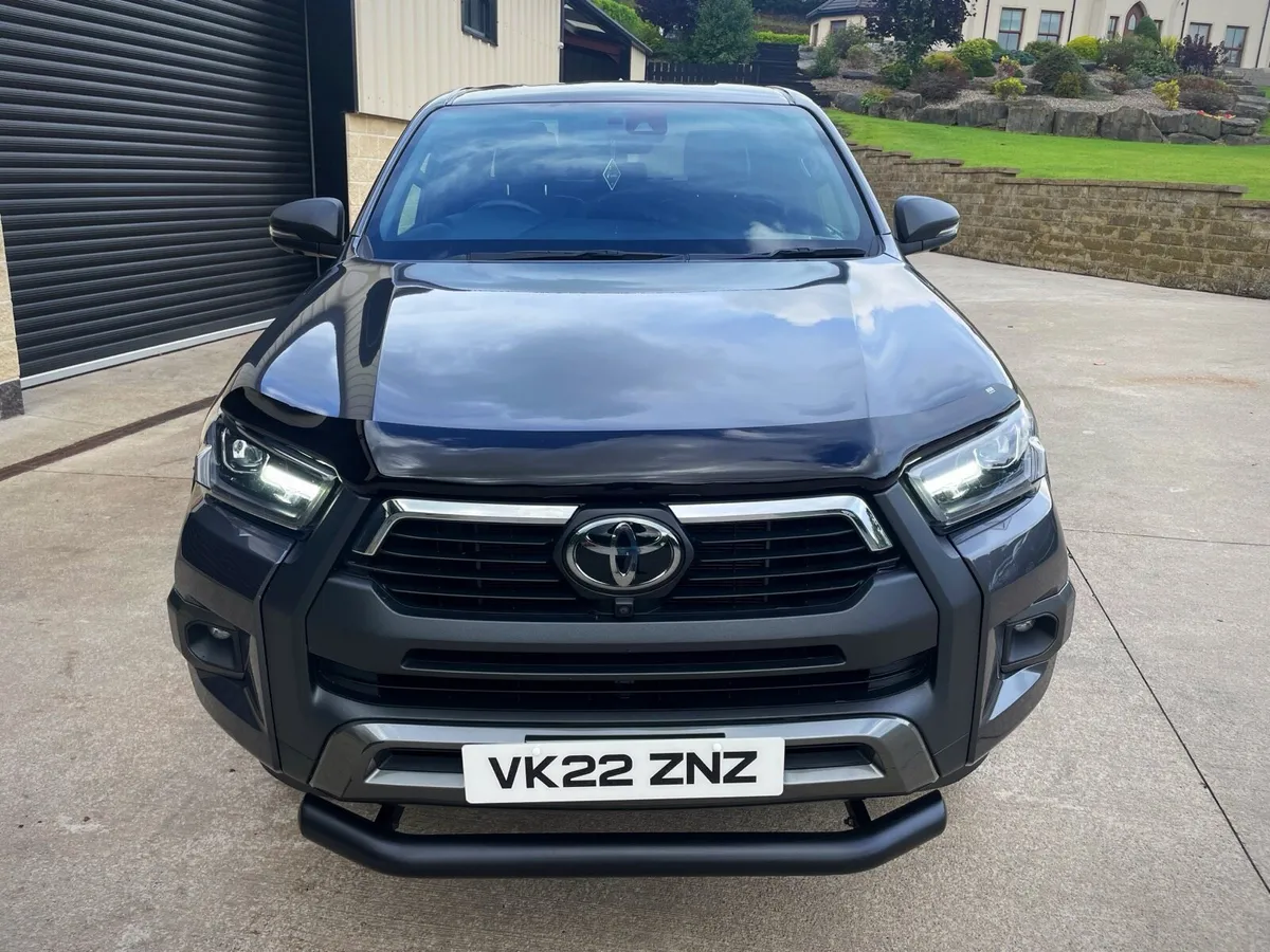 2022 TOYOTA HILUX 2.8 D4D INVINCIBLE X AUTO - Image 3