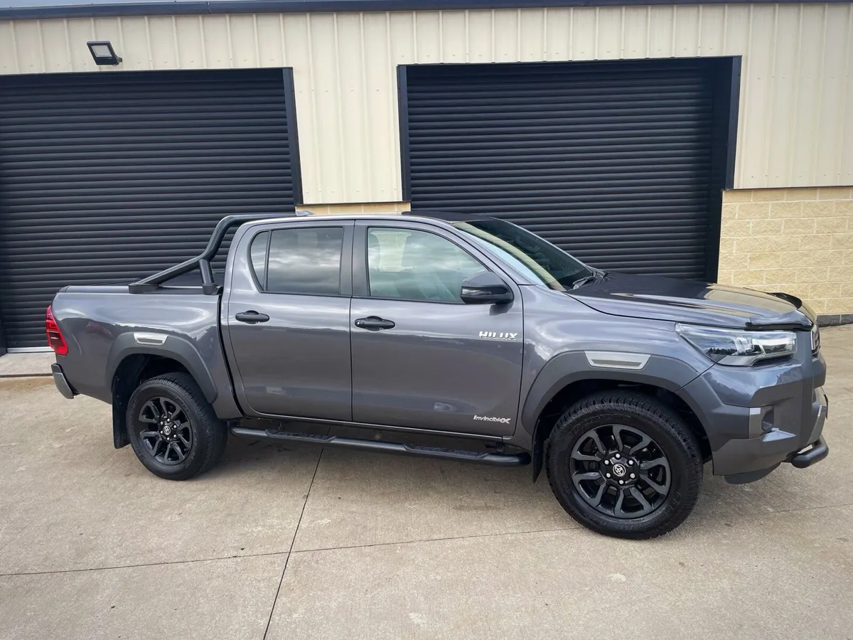 2022 TOYOTA HILUX 2.8 D4D INVINCIBLE X AUTO - Image 4
