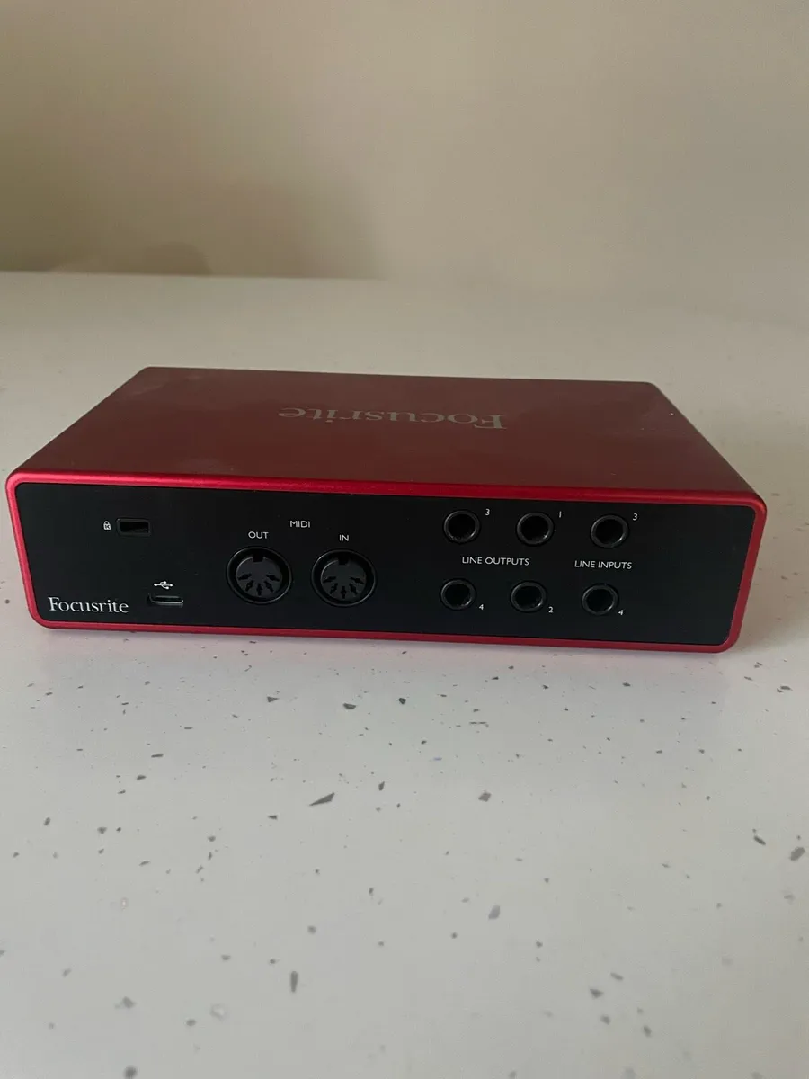Focusrite 4i4 3rd Generation - Image 2