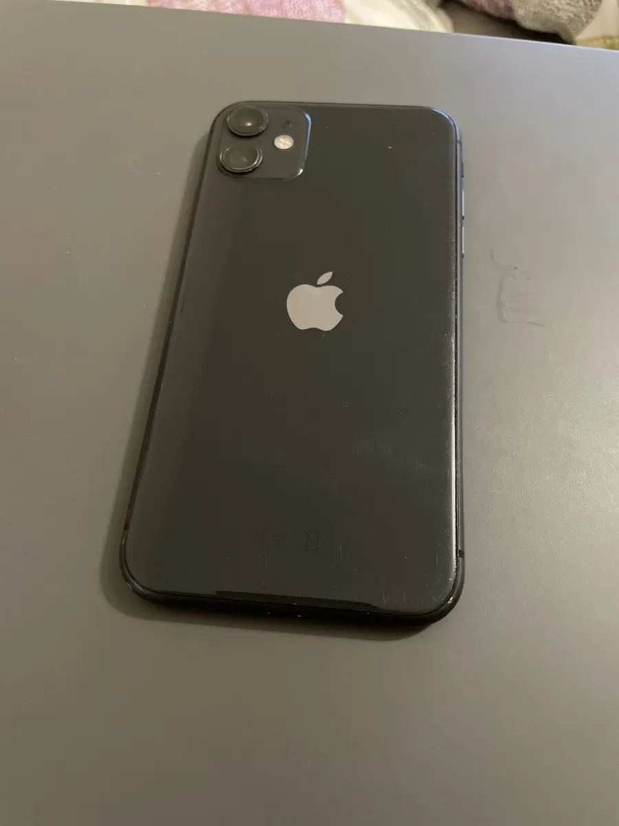 iPhone 11 - Image 1