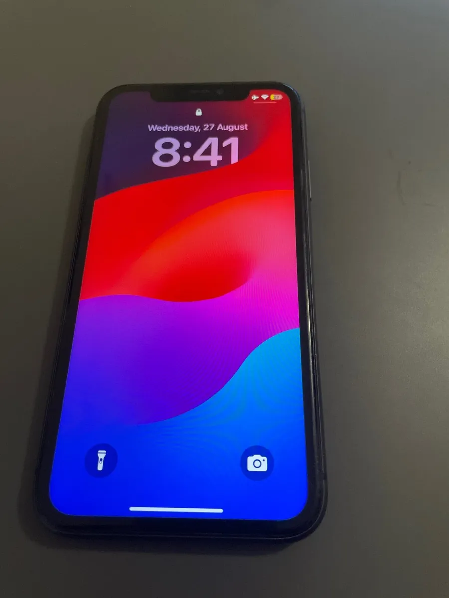 iPhone 11 - Image 3