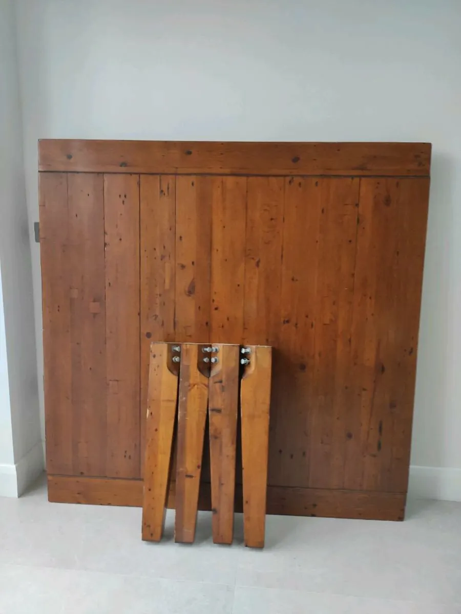 Dining table & 8 chairs - Image 3