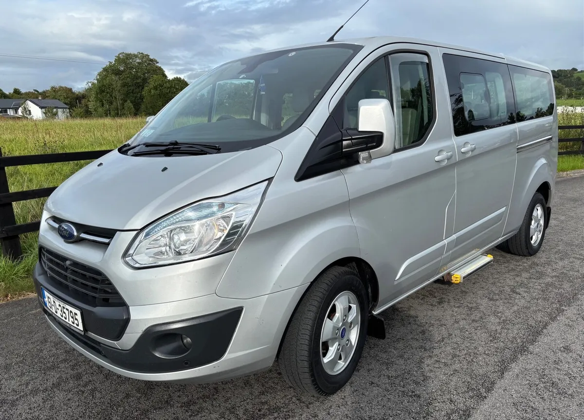 Ford Tourneo Custom 2.2Ltr 2015  9 Seater - Image 2
