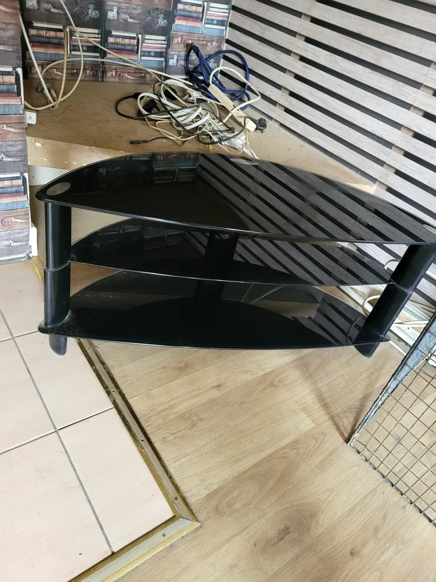 Free tv stand