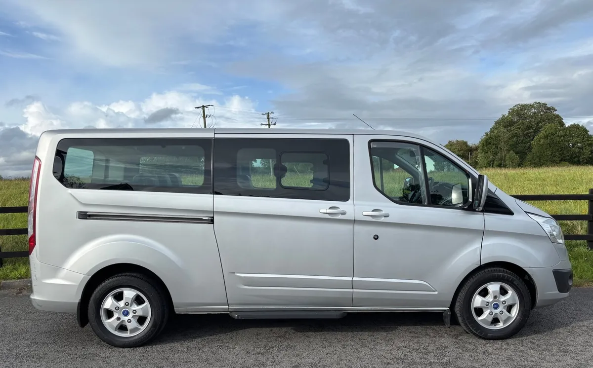 Ford Tourneo Custom 2.2Ltr 2015  9 Seater - Image 3