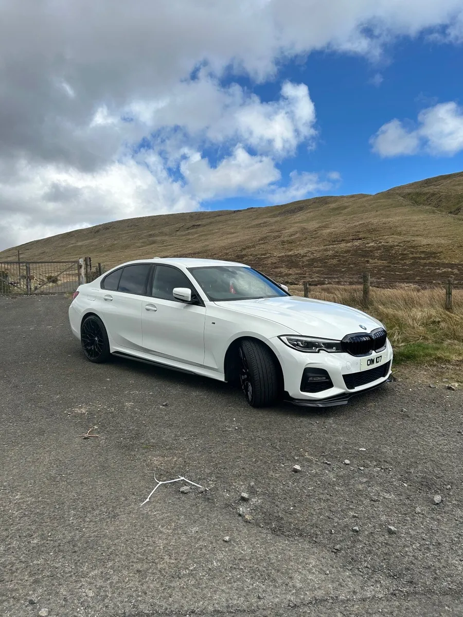 BMW 3-Series 2021 - Image 1