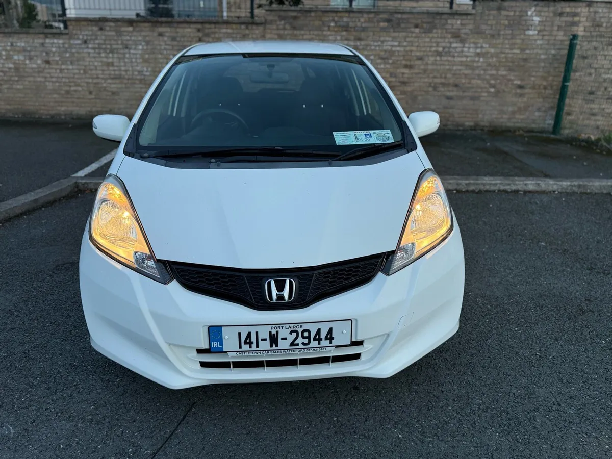 141 Honda Fit Jazz Auto 1.3 Petrol Low Mileage - Image 3