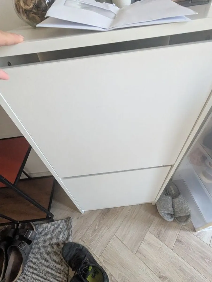Shoe cabinets - Image 2