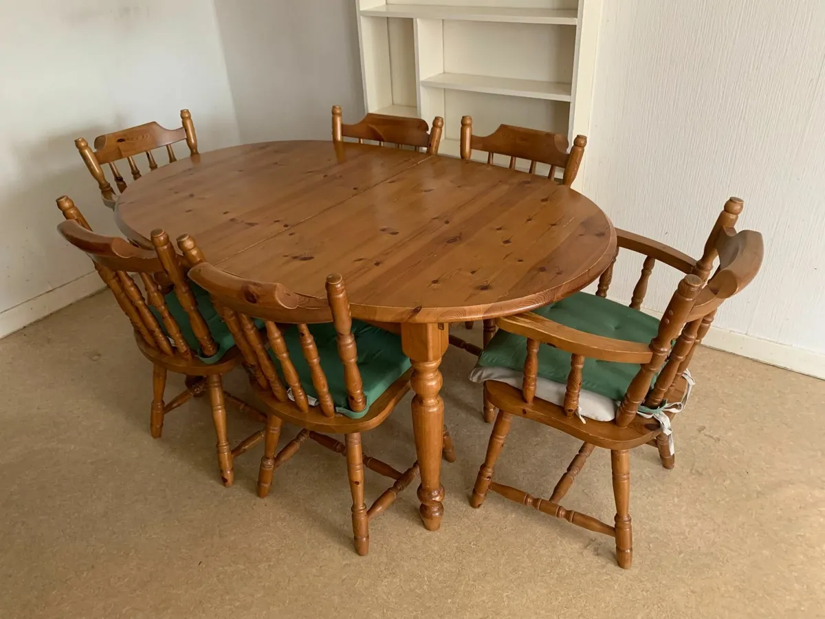 Kitchen Table + 6 chairs