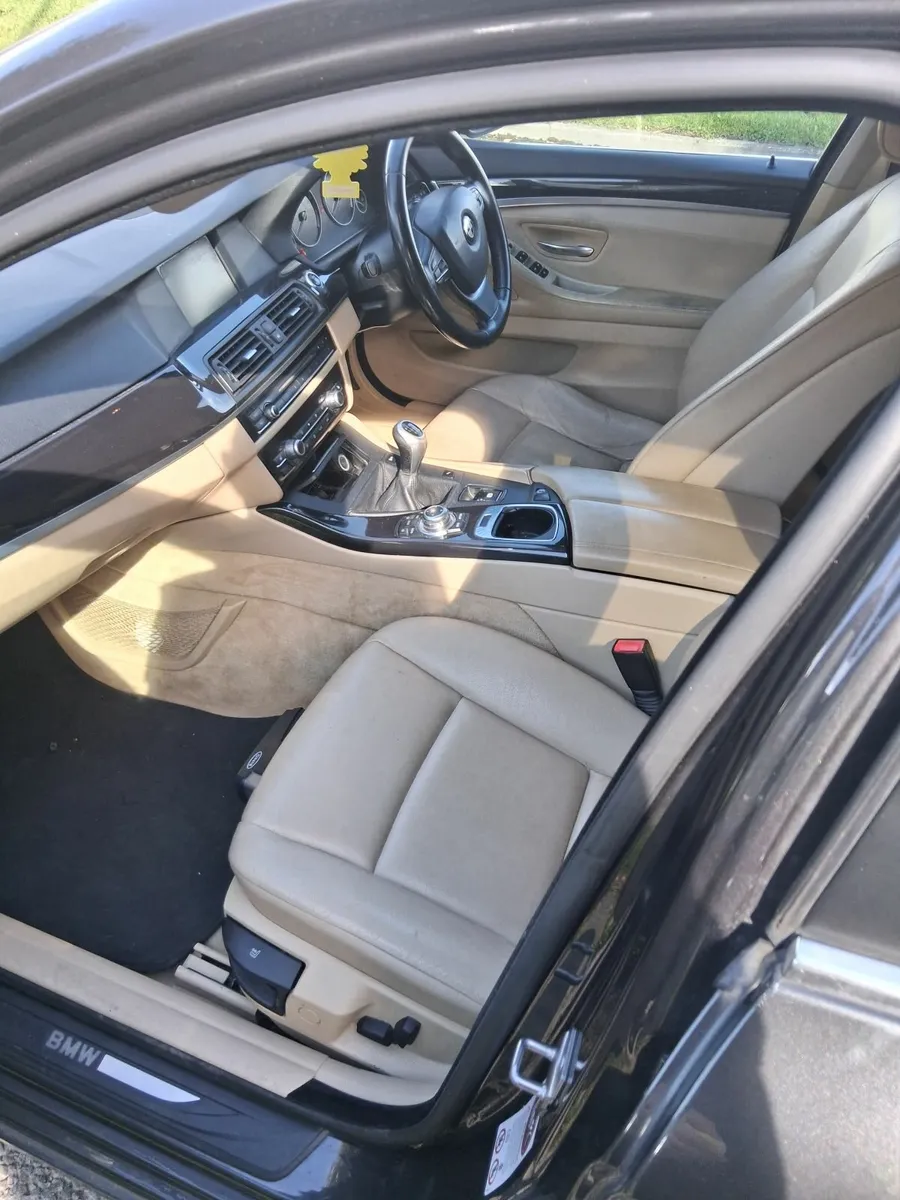 BMW 5-Series 2011 - Image 3