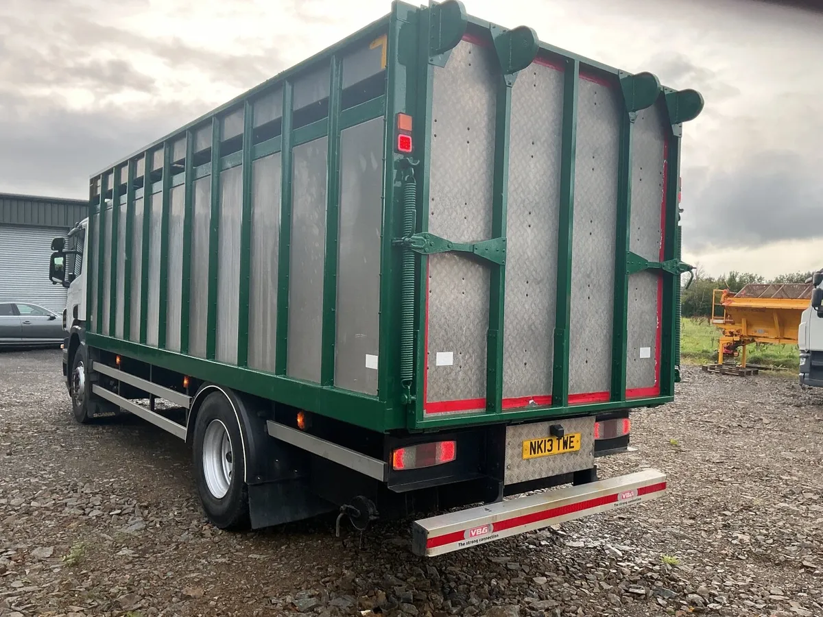 Scania cattle lorry - Image 2