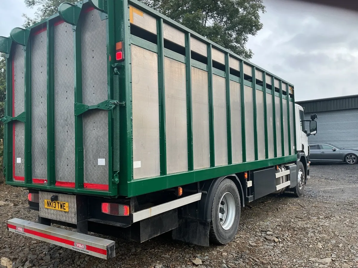 Scania cattle lorry - Image 4