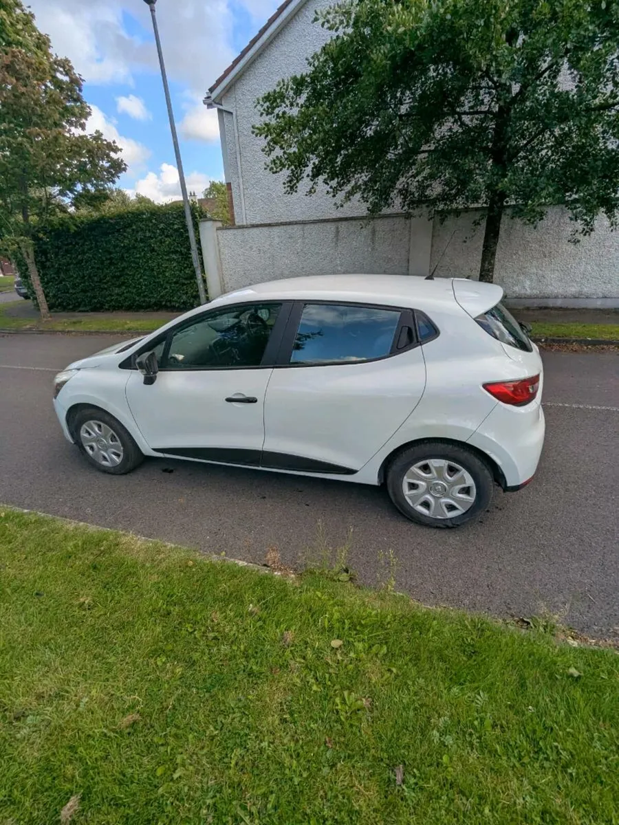 Renault Clio - Image 1