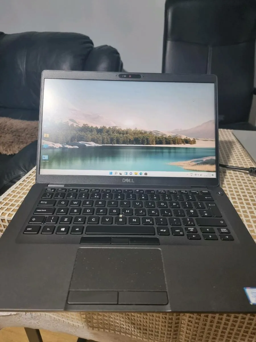 Dell laptop - Image 1