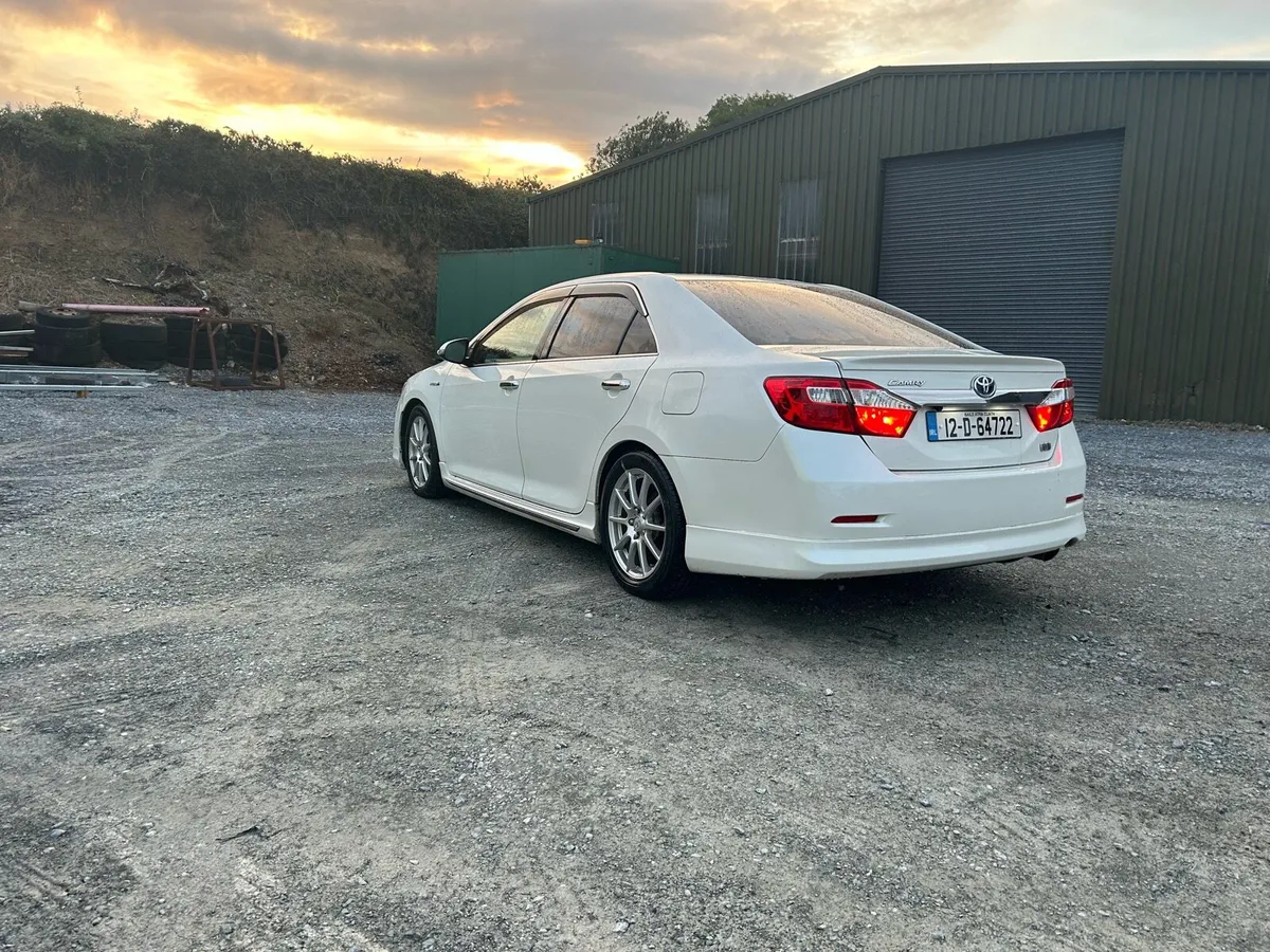 2012 Toyota Camry 2.5 petrol hybrid - Image 3